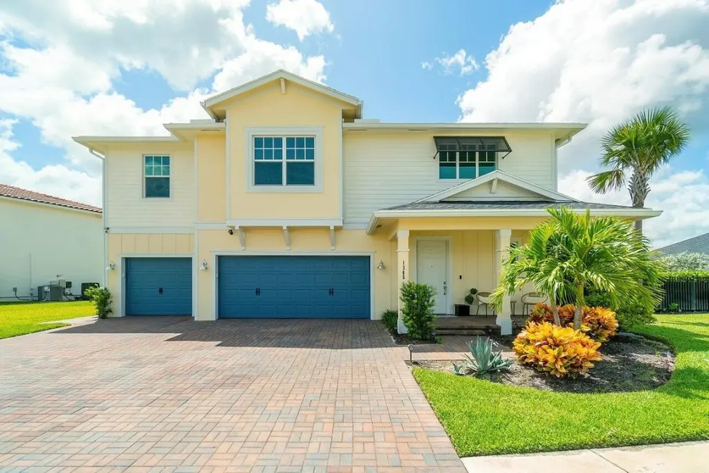 1385 Sterling Pine Place Loxahatchee FL 33470