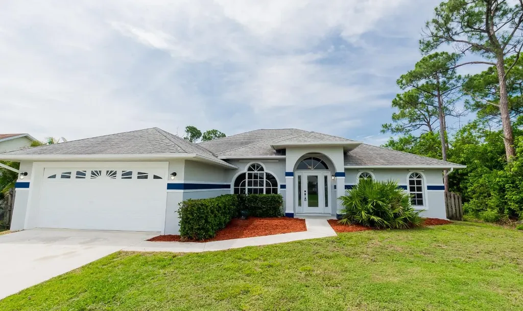 558 SW Hamburg Terrace Port St Lucie FL 34984