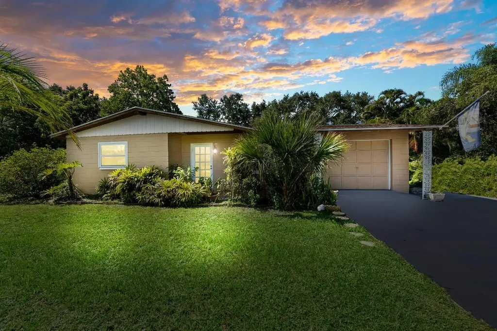 1810 NW Sunset Boulevard Jensen Beach FL 34957