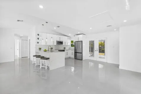 5324 Greenwood Drive Delray Beach FL 33484