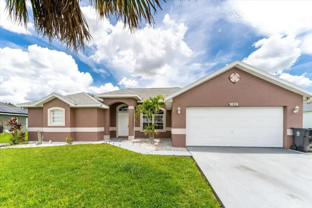1074 SW Whittier Terrace Port St Lucie FL 34953