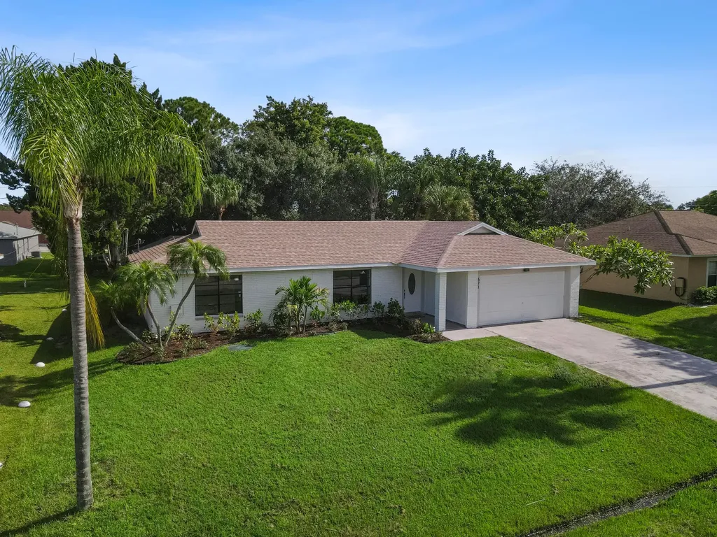 671 SW Ewing Avenue Port St Lucie FL 34983