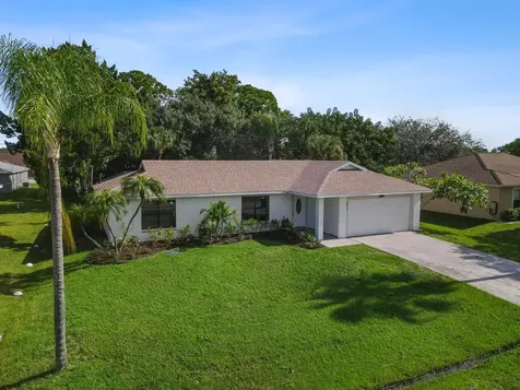 671 SW Ewing Avenue Port St Lucie FL 34983