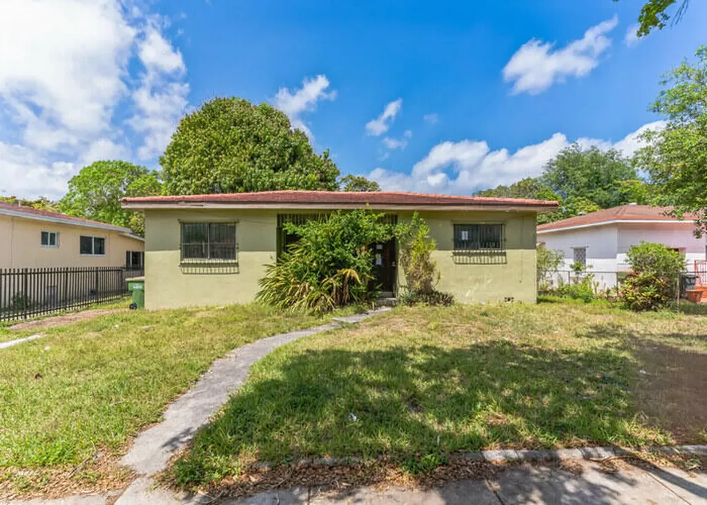 987 NE 145th Street North Miami FL 33161
