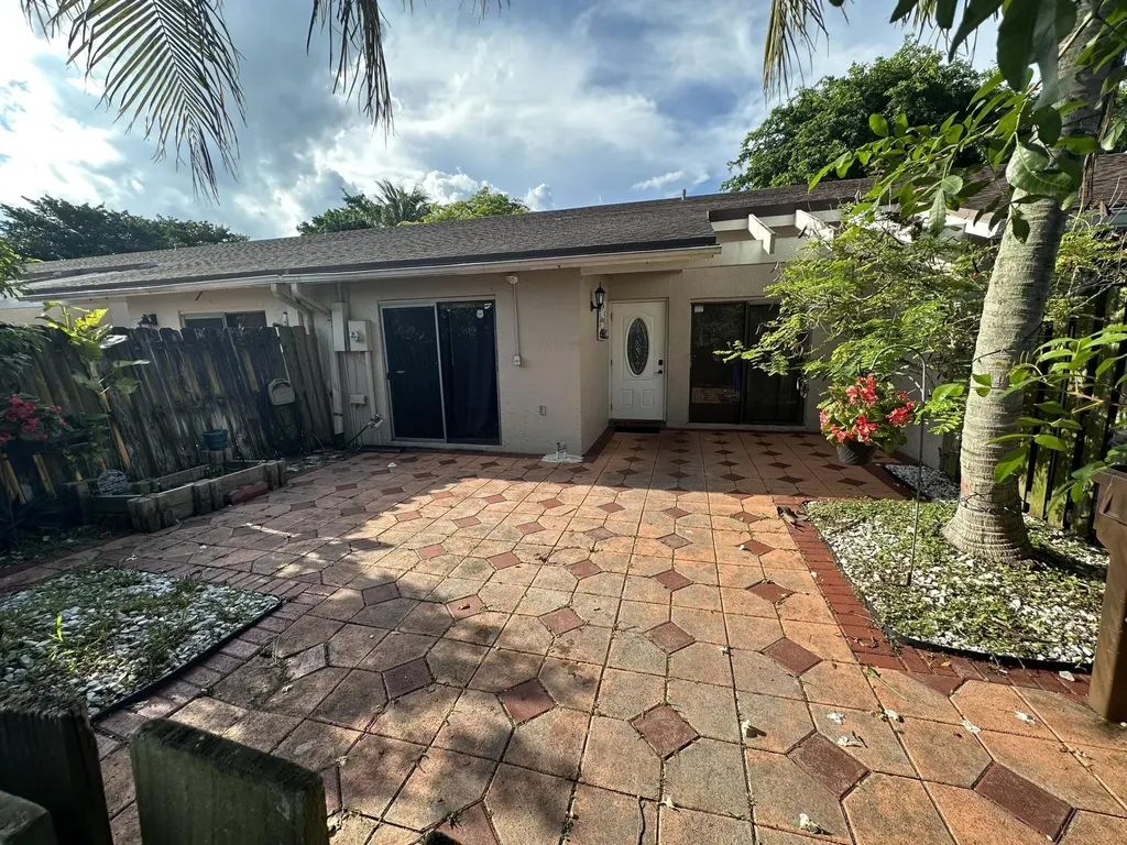 935 NW 53rd Street Deerfield Beach FL 33064