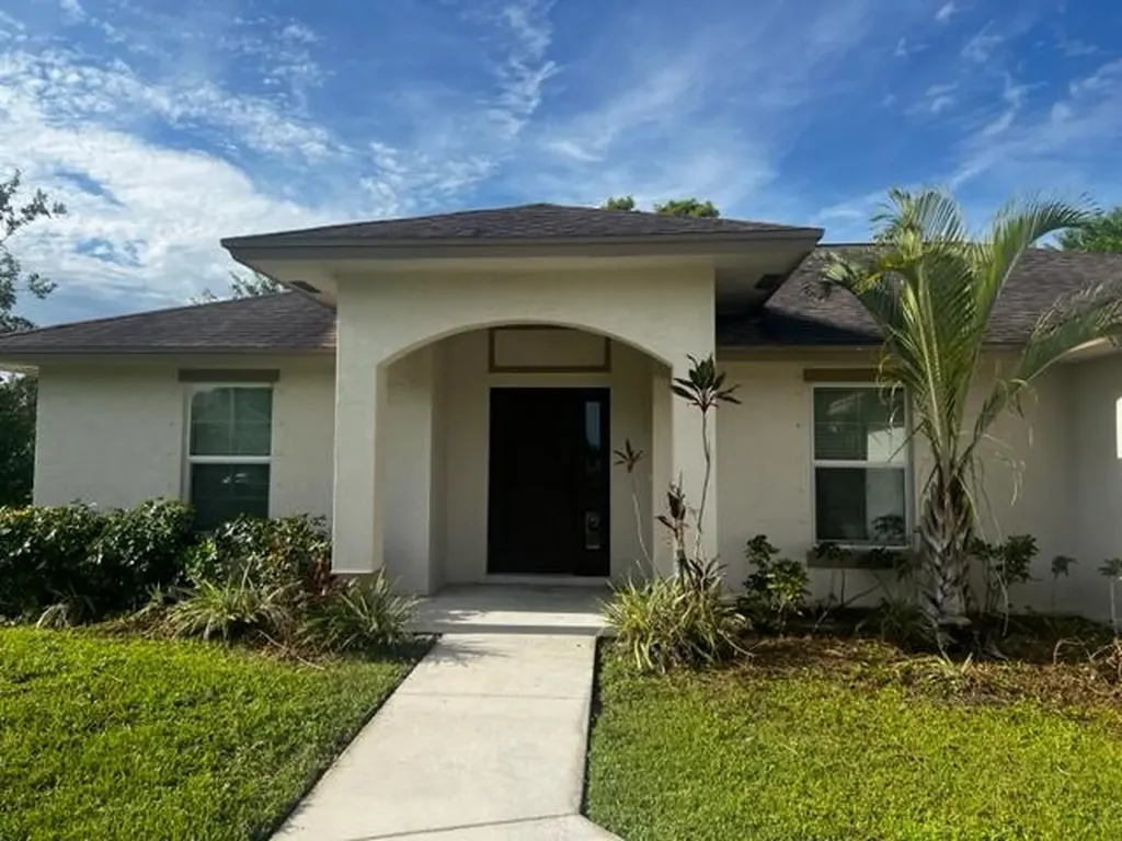 2450 SW Mabry Court Port St Lucie FL 34953