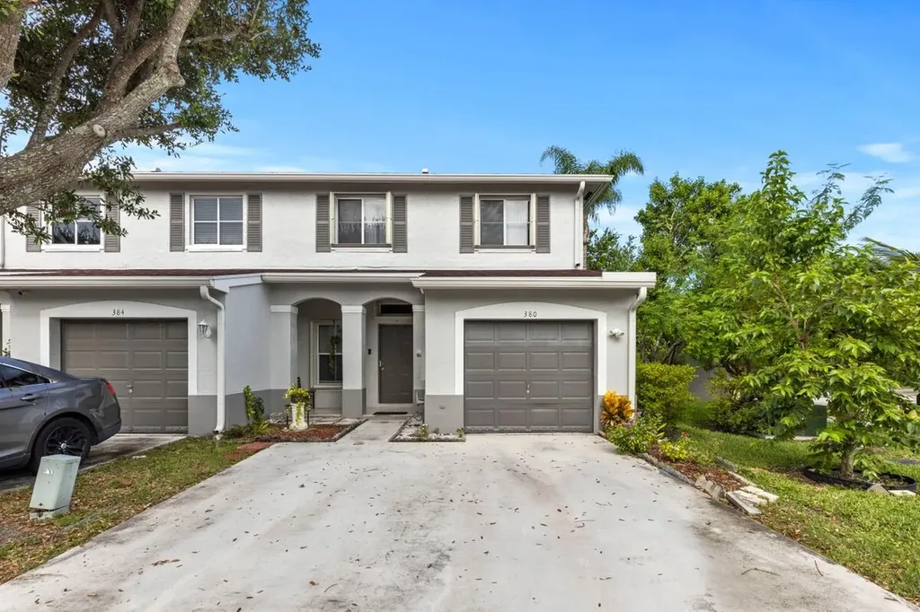 380 N Palm Villas Way Palm Springs FL 33461