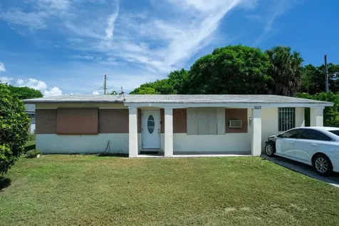 1622 W 9th Street Riviera Beach FL 33404