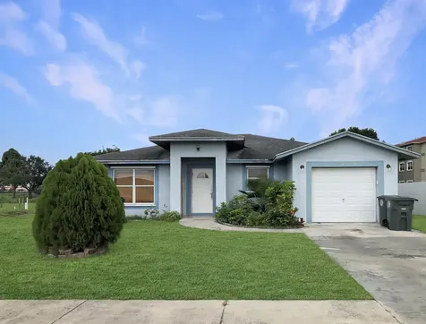 157 Dabou Loop Belle Glade FL 33430