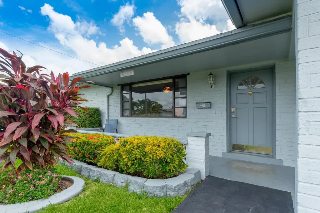 8800 NW 16th Street Pembroke Pines FL 33024