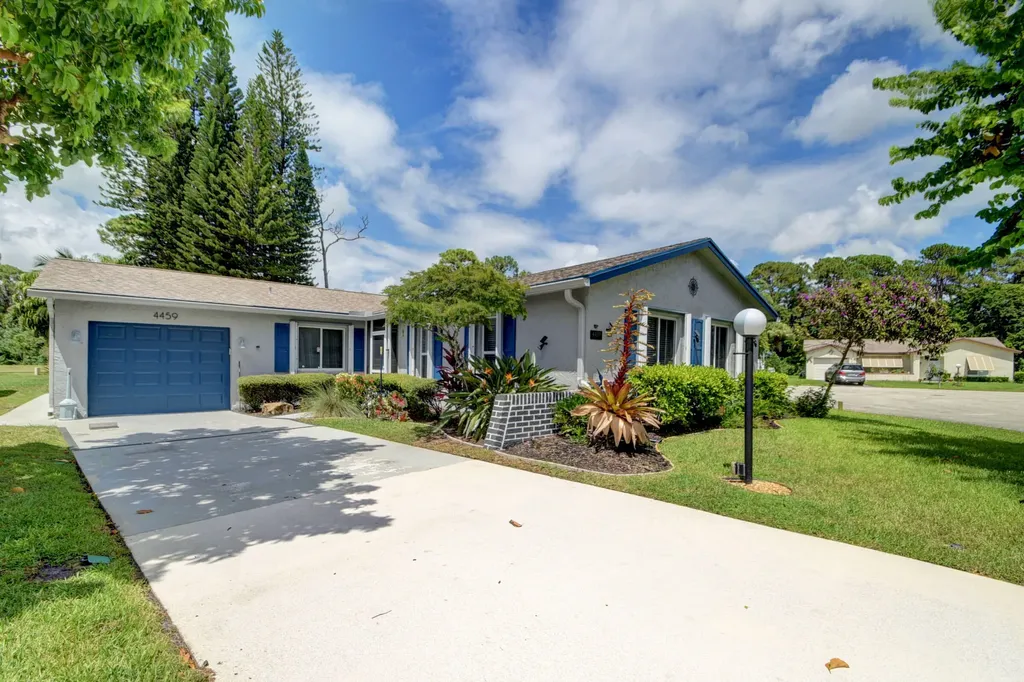 4459 Pine Lake Court Lake Worth FL 33467