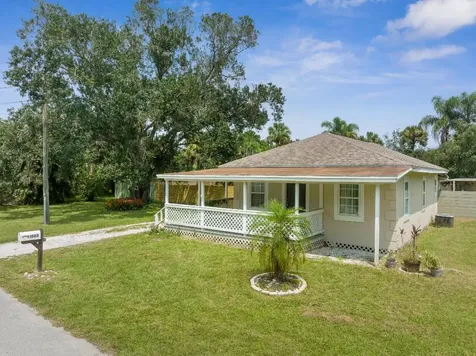 1582 24th Avenue Vero Beach FL 32960