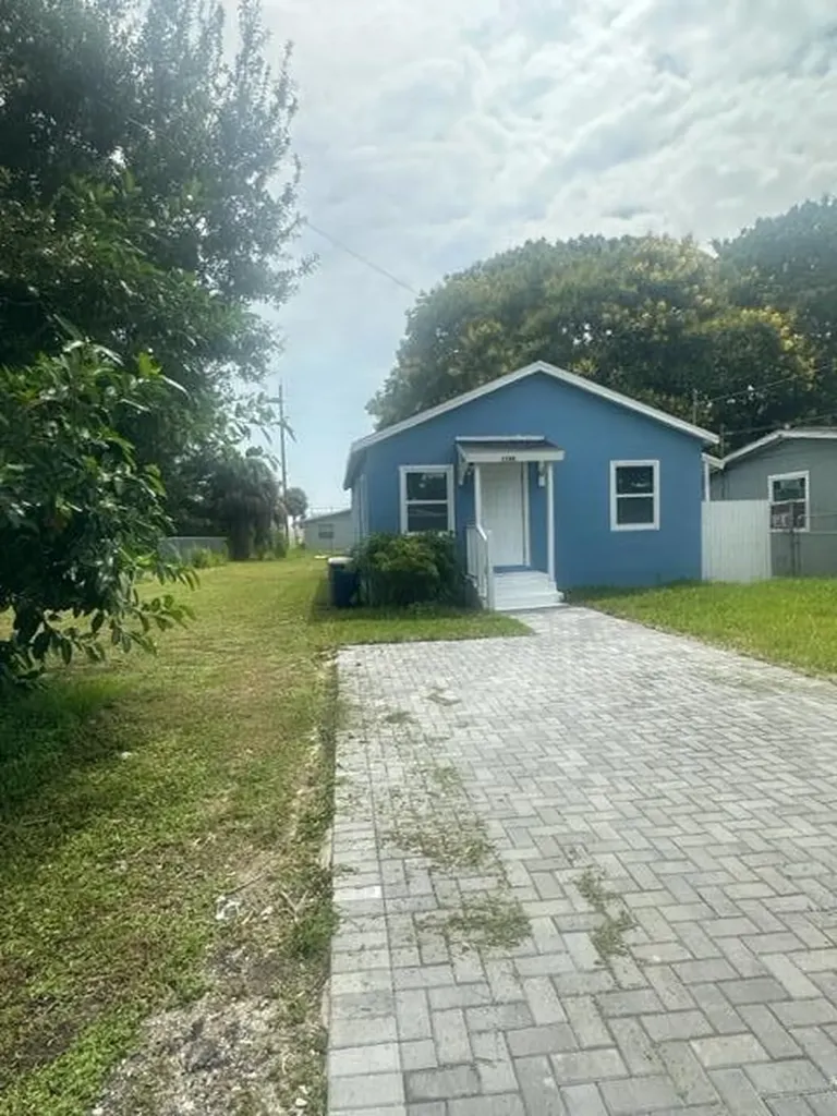 1108 N 22nd Street Fort Pierce FL 34950