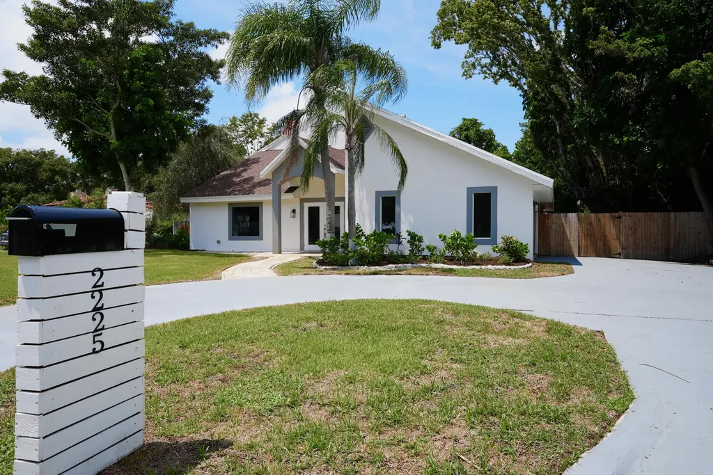 2225 Cortez Avenue Vero Beach FL 32960