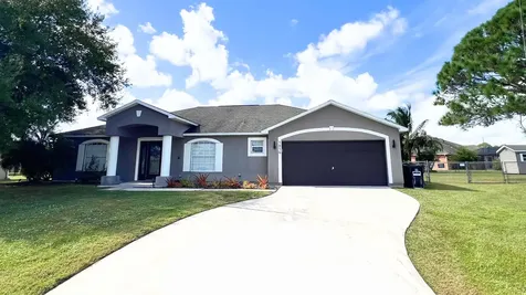 5856 NW Fogel Court Port St Lucie FL 34986