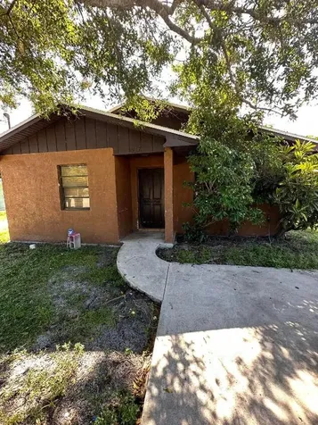 1217 N 16th Street Fort Pierce FL 34950