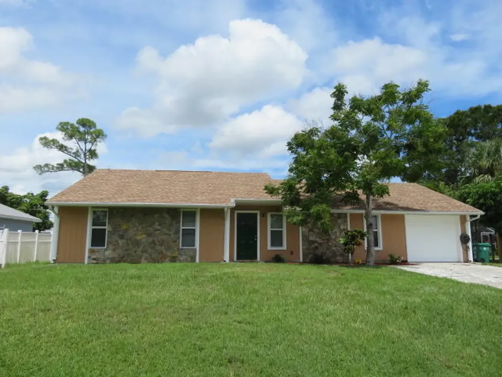 509 NW Sherbrooke Avenue Port St Lucie FL 34983