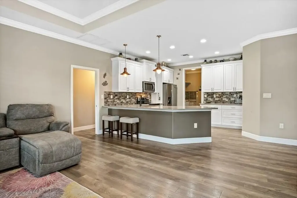 472 SW Vista Lake Drive Port St Lucie FL 34953