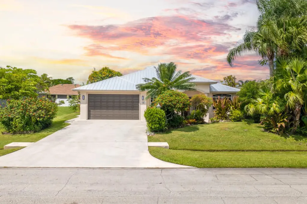 456 NW Ravenswood Lane Port St Lucie FL 34983