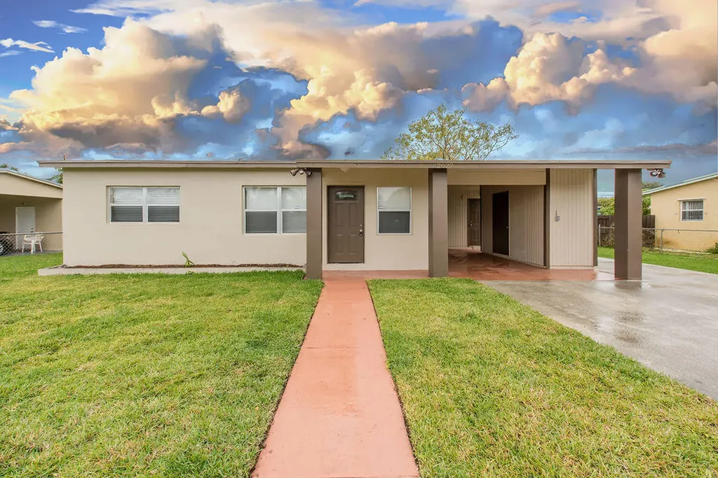 2627 NE 4th Court Boynton Beach FL 33435