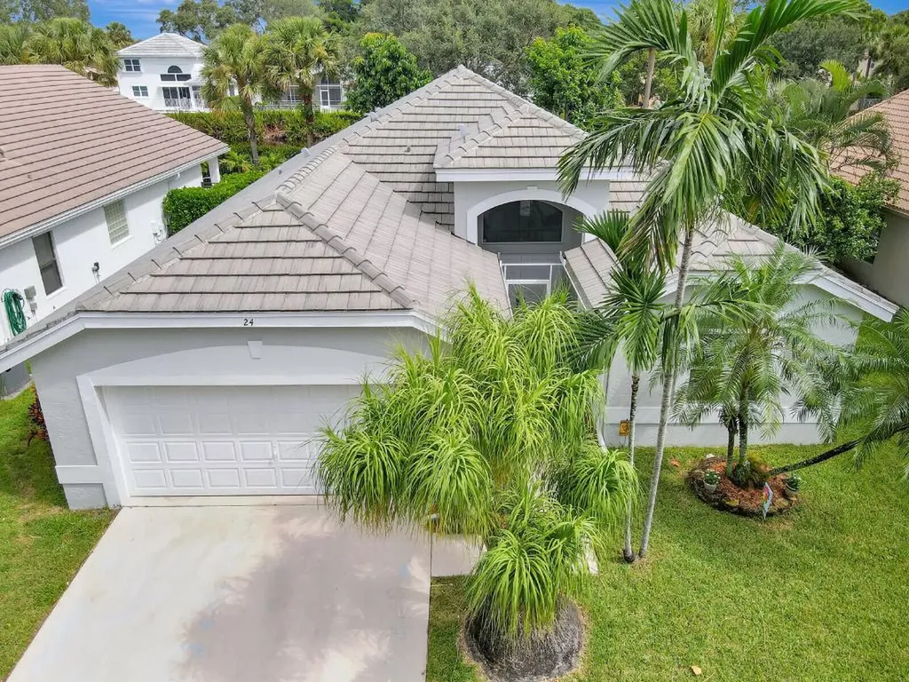 24 Lawrence Lake Drive Boynton Beach FL 33436
