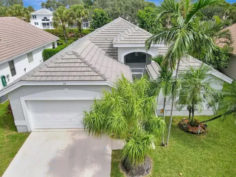24 Lawrence Lake Drive Boynton Beach FL 33436