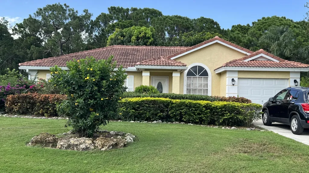5462 NW Clark Avenue Port St Lucie FL 34983
