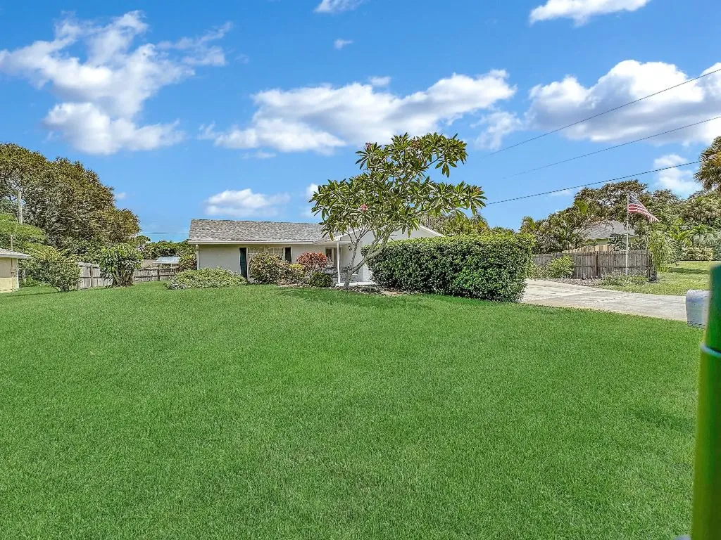 1416 4th Place Vero Beach FL 32962