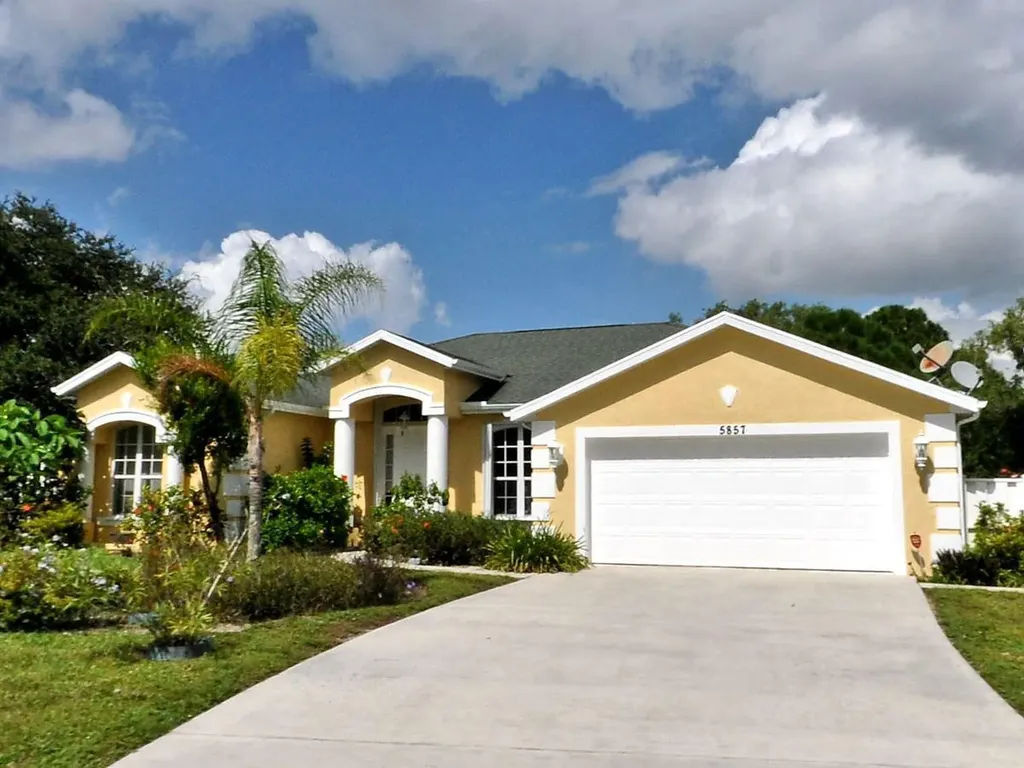 5857 NW Dunmore Avenue Port St Lucie FL 34986