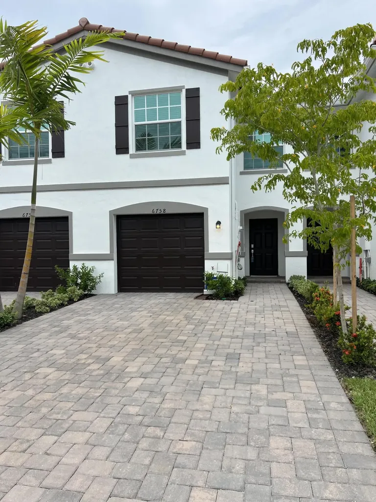 6758 Broadwater Lane Lake Worth FL 33467