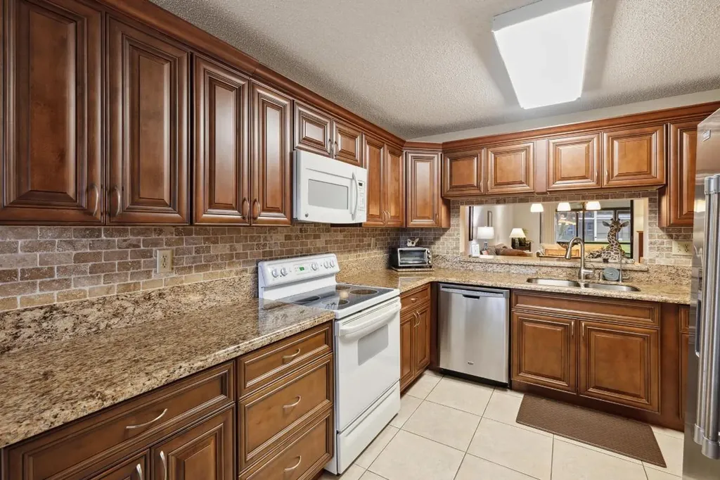 15456 Pembridge Drive Delray Beach FL 33484