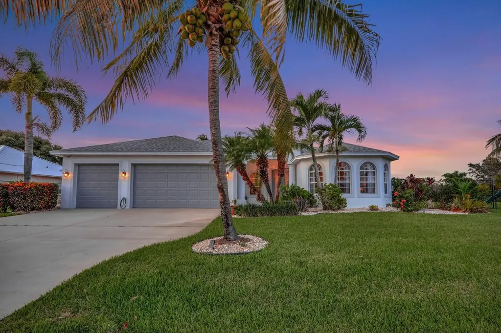 494 SW South Quick Circle Port St Lucie FL 34953