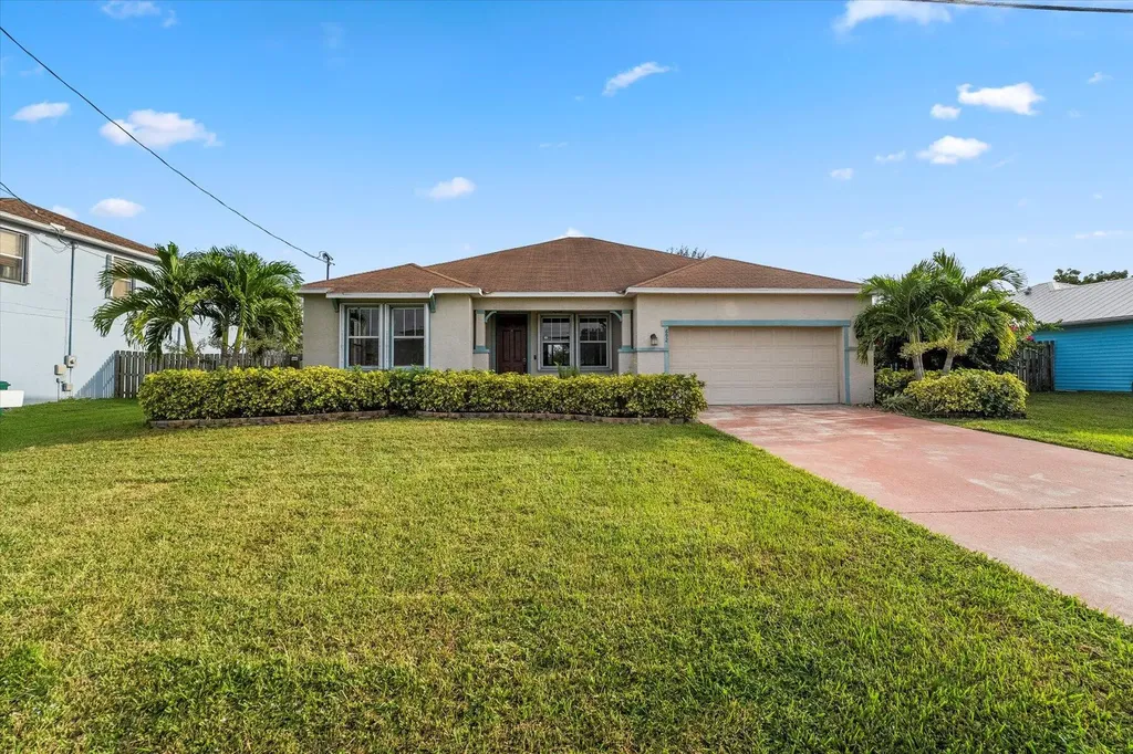 692 SW Mccall Road Port St Lucie FL 34953