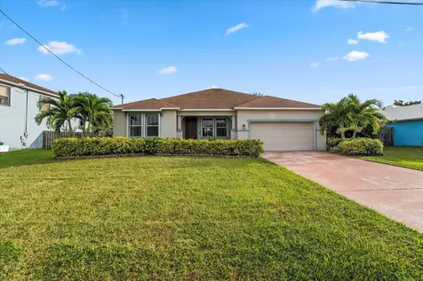 692 SW Mccall Road Port St Lucie FL 34953