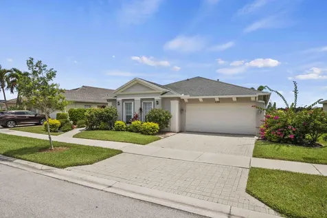 239 SW Lake Forest Way Port St Lucie FL 34986