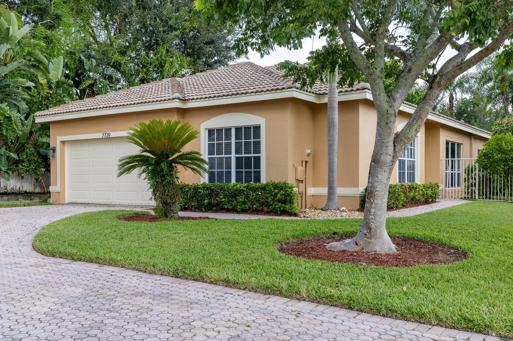 7739 Colony Lake Drive Boynton Beach FL 33436