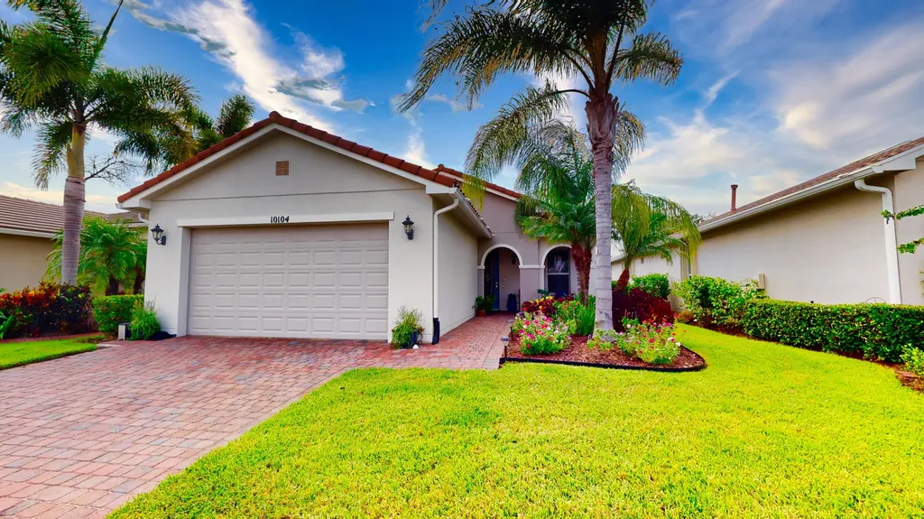 10104 SW Oak Tree Circle Port St Lucie FL 34987