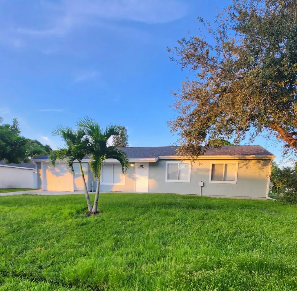 2257 SE Seamist Street Port St Lucie FL 34952