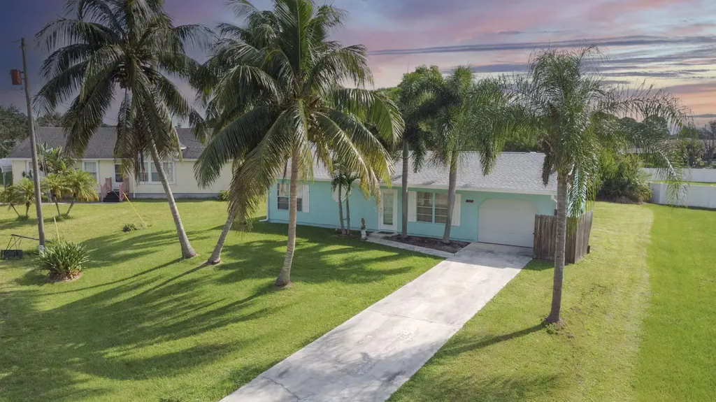 2721 SW Tolley Court Port St Lucie FL 34953