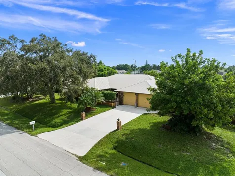 107 NW Friar Street Port St Lucie FL 34983