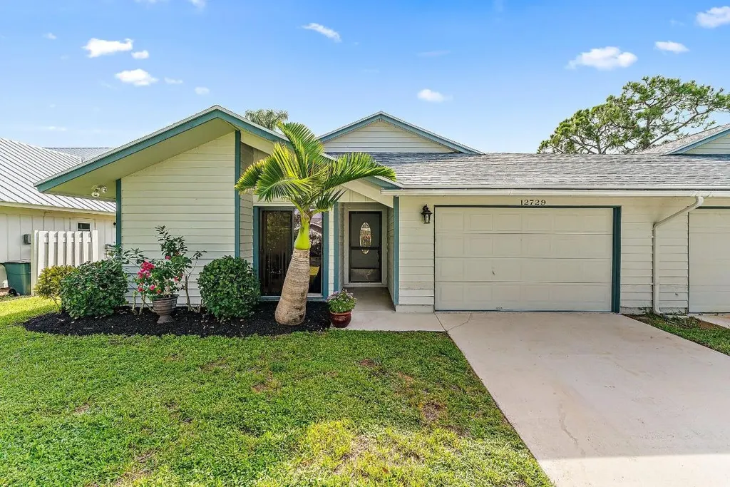 12729 SE Cascades Court Hobe Sound FL 33455