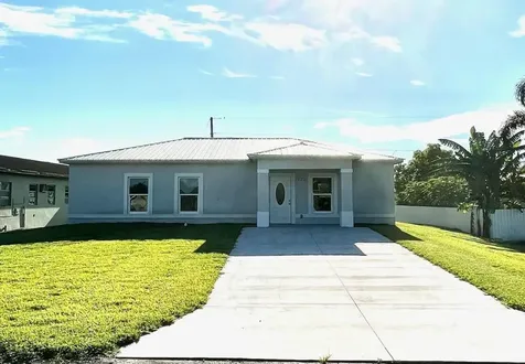 933 NW 1st Street Belle Glade FL 33430