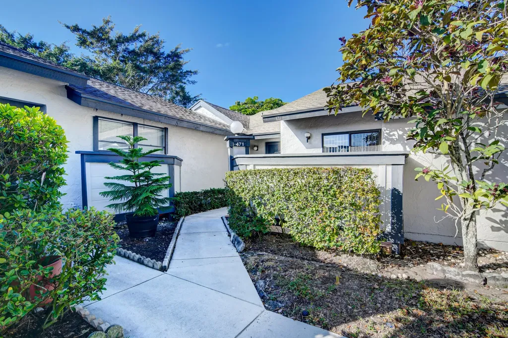 471 Long Bow Court Royal Palm Beach FL 33411