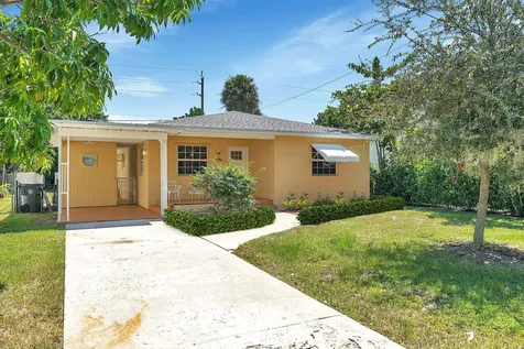 618 N Palmway Lake Worth Beach FL 33460