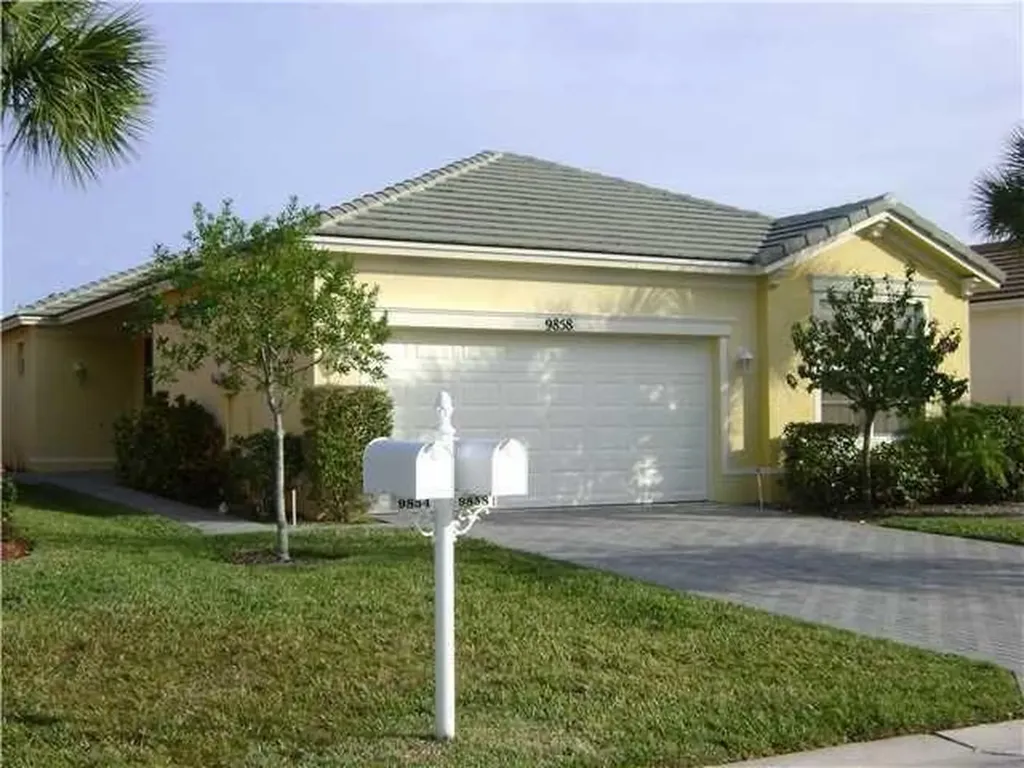 9858 SW Eastbrook Circle Port St Lucie FL 34987