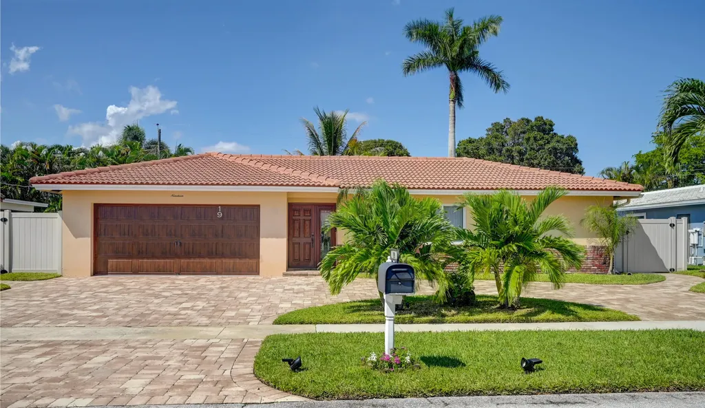 19 Tam O Shanter Lane Boca Raton FL 33431