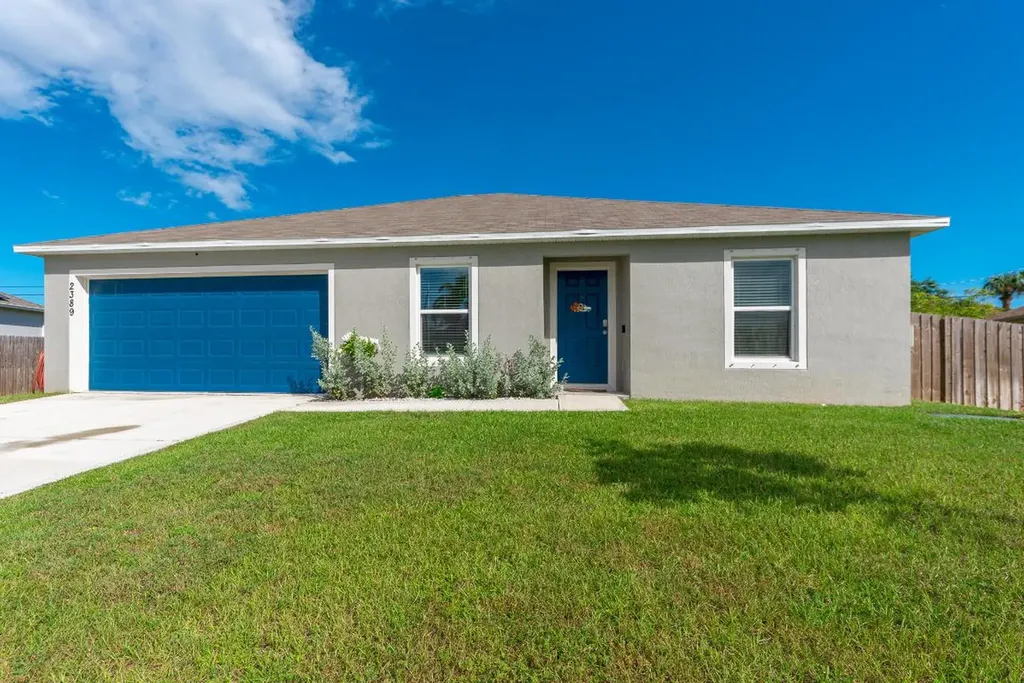 2389 SW Norton Street Port St Lucie FL 34953