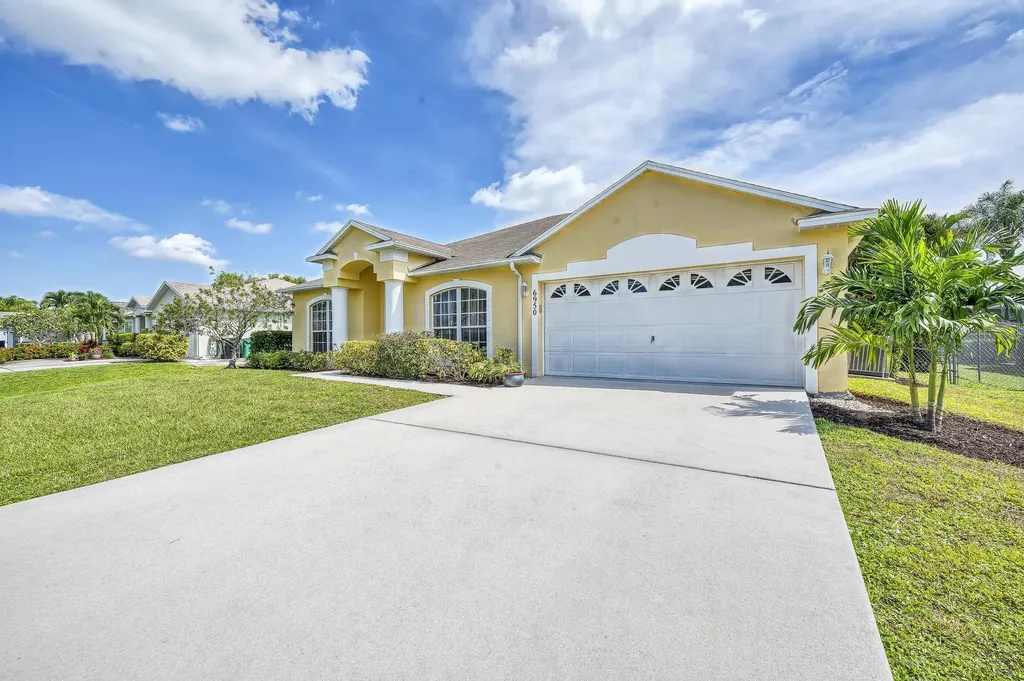 6950 NW Denargo Street Port St Lucie FL 34983