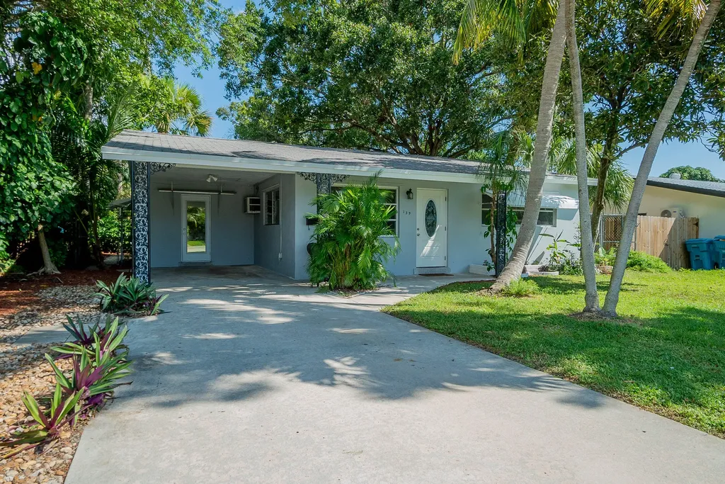 139 SW 6th Avenue Boynton Beach FL 33435