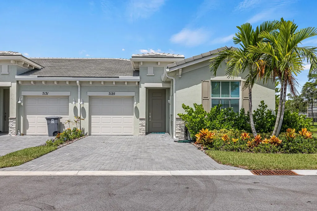 7125 Beecher Creek Way Delray Beach FL 33446